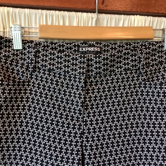 Express Columnist Woman’s Dress Pants Black/White Geometric 6R - Picture 2 of 7